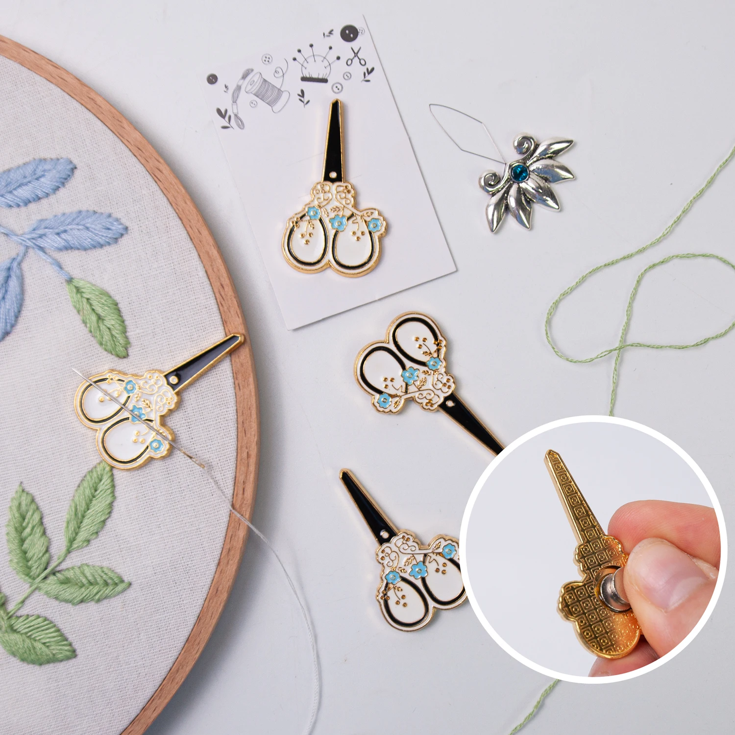 Needle Minder Magnet - Aiguille Minder couture gardien magnétique émail