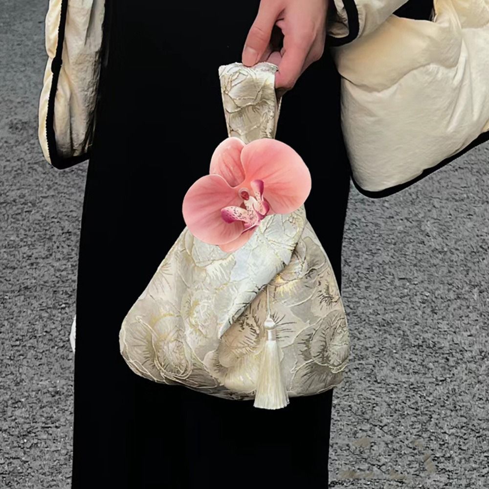 Embroidery Knot - Sac de Poignet à Nministériels d