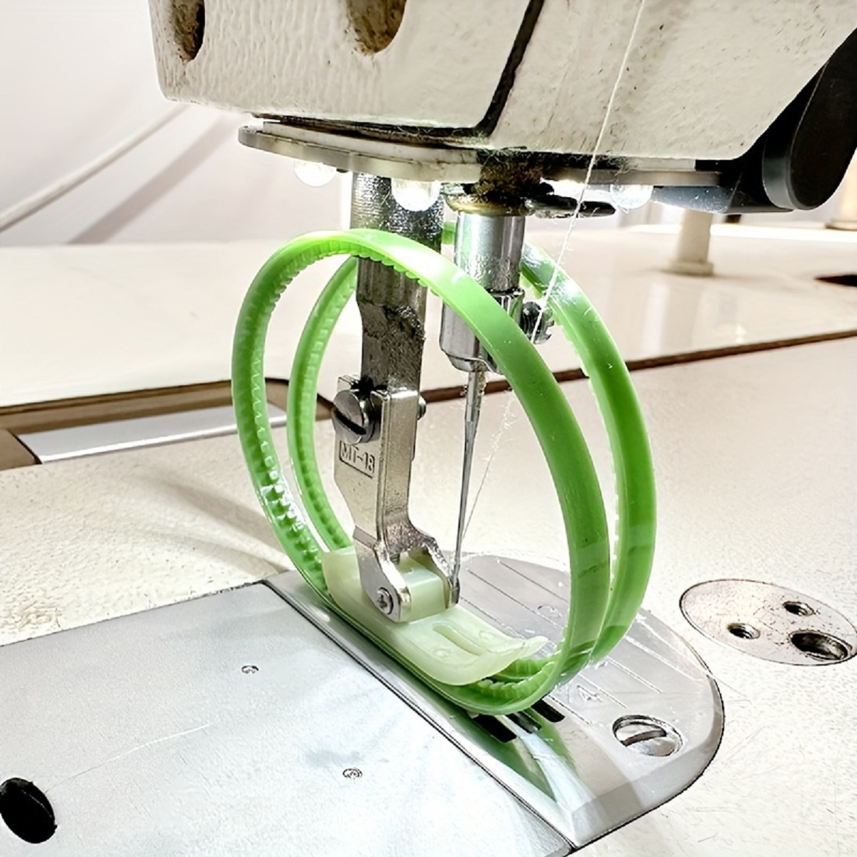 Pied-de-biche pour réservoir à - Embroidery Removal Tool avis et prix