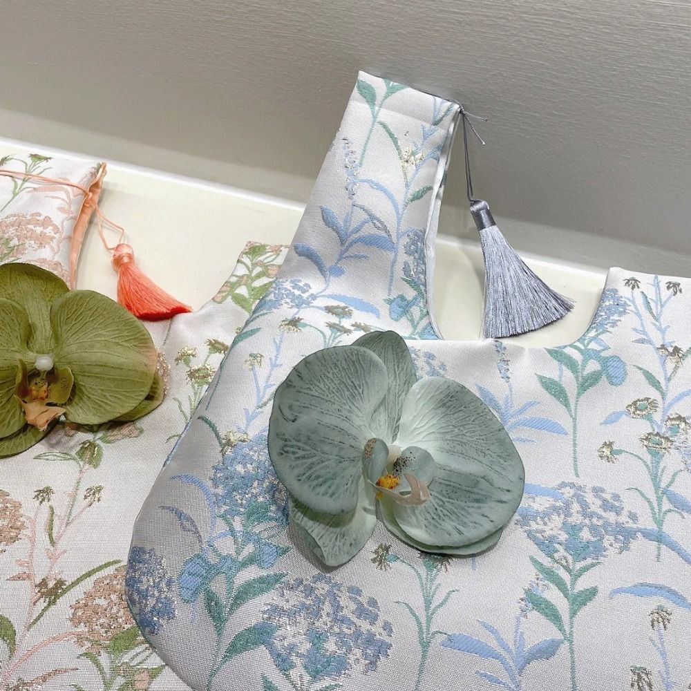 Sac de Poignet à Nministériels - Embroidery Knot avis et prix